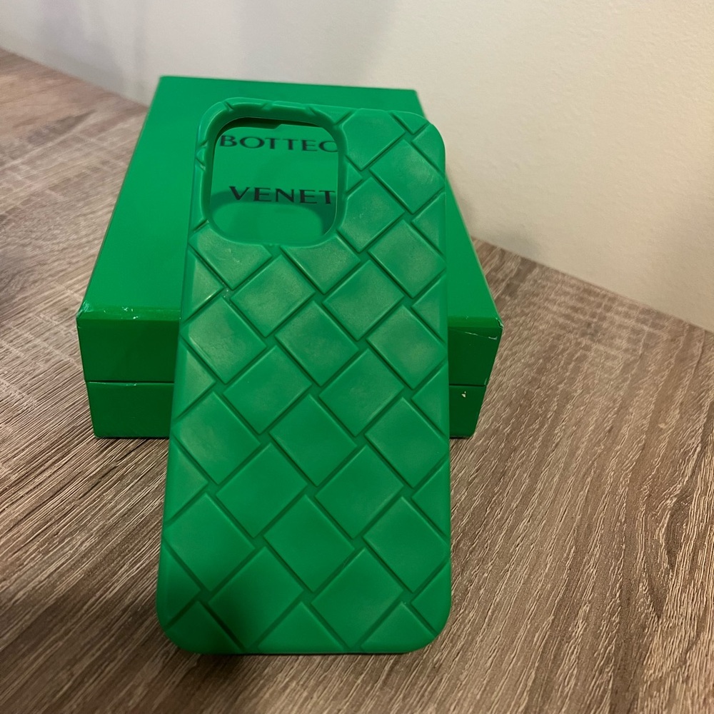 iPhone 13 Bottega veneta phone case in color vottega